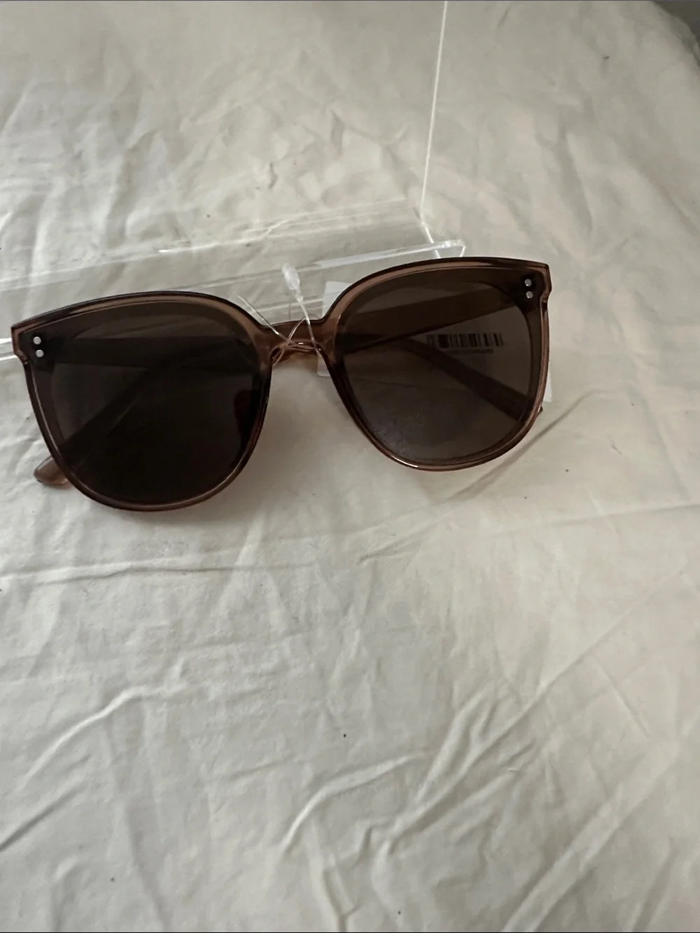 Universal Thread Women's Sunglasses in Light Brown and Dark Lenses NWT